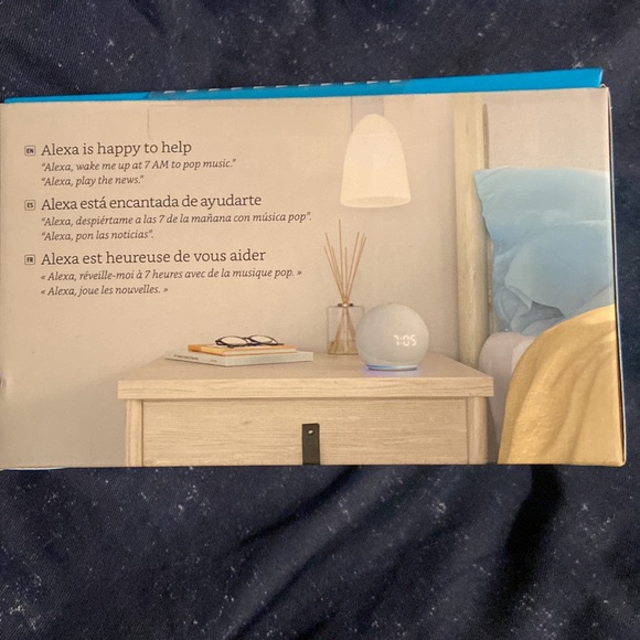 Amazon Alexa Echo Dot White (4th Gen) w/Clock - Picture 4 of 5